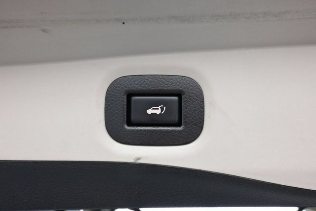 Used 2017 Nissan Rogue SL w/ SL Premium Package FWD image 27