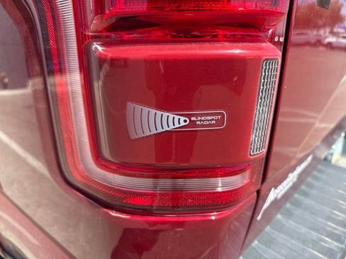 Used 2016 Ford F150 Lariat w/ Equipment Group 502A Luxury AWD/4WD image 7