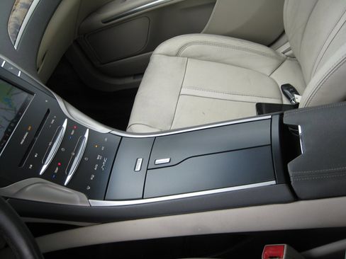 Used 2016 Lincoln MKZ Hybrid With Sunroof w/ Equipment Group 600A Reserve image 22