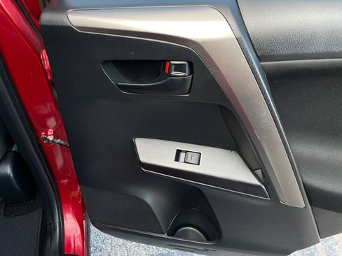 Used 2017 Toyota RAV4 LE image 23