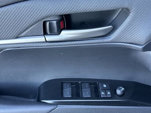 Used 2025 Toyota Camry SE image 15