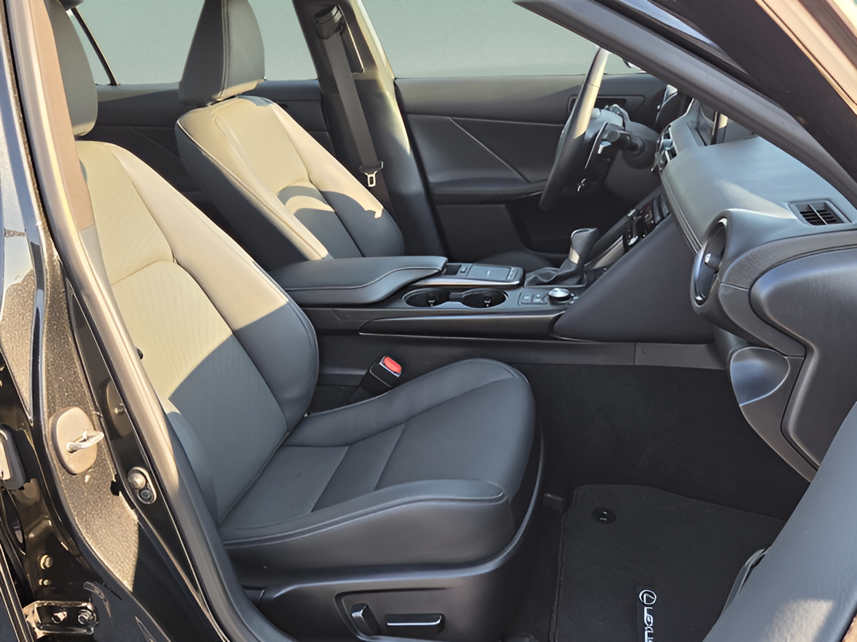 Used 2025 Lexus IS 350 F Sport w/ Accessory Package RWD image 15