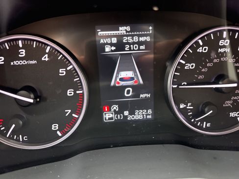 Used 2024 Subaru Crosstrek 2.5i Limited w/ Crosstrek Mirror Package image 13