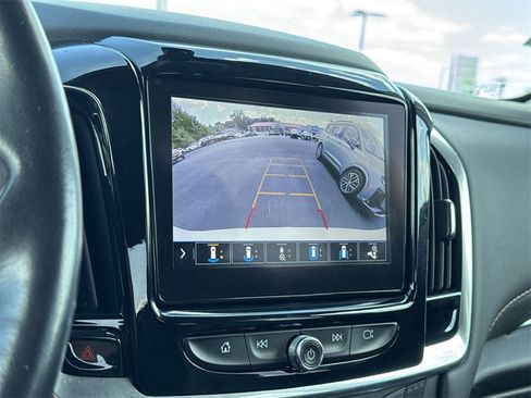 Used 2021 Chevrolet Traverse Premier image 23