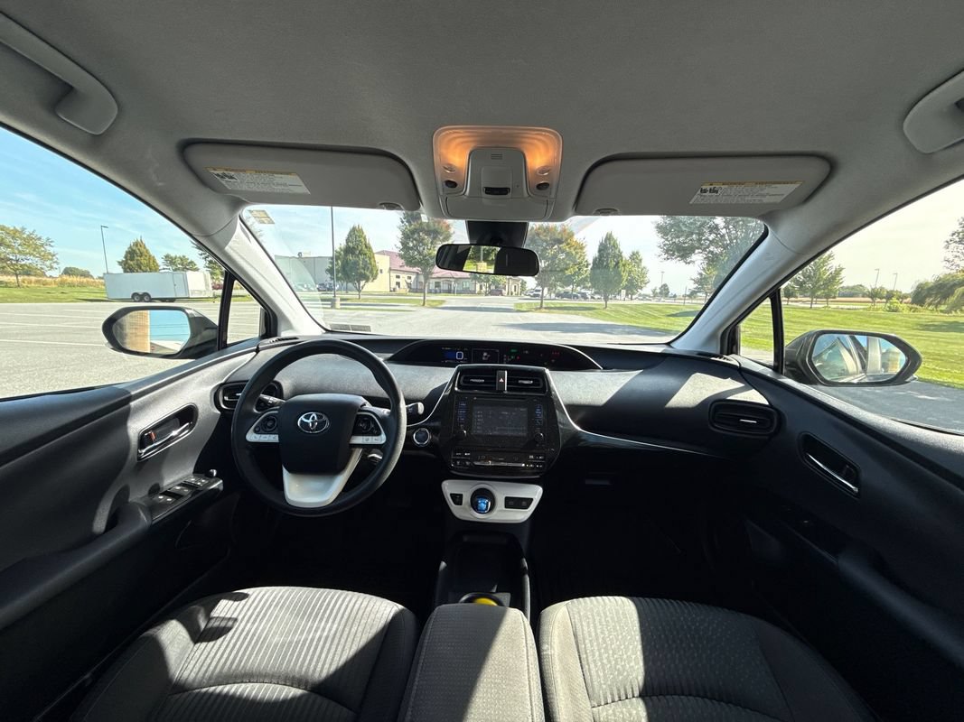 Used 2017 Toyota Prius Two w/ Carpet Mat Package FWD image 15