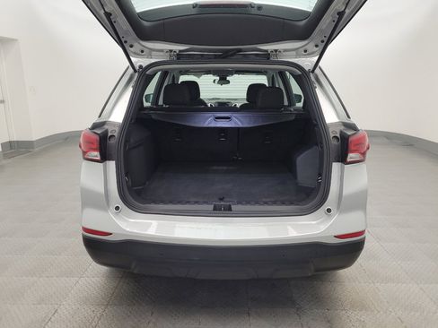 Used 2022 Chevrolet Equinox LS image 29