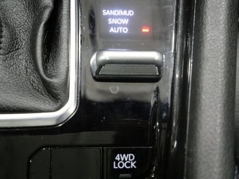 Used 2025 Jeep Compass Latitude w/ Sun & Sound Group AWD/4WD image 22