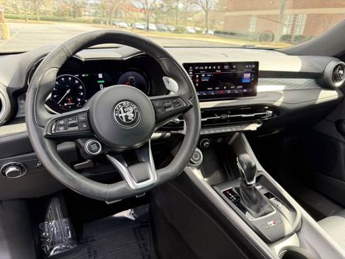 Used 2024 Alfa Romeo Tonale Ti image 15