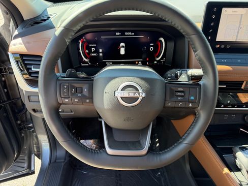 Used 2025 Nissan Rogue Platinum AWD/4WD image 9