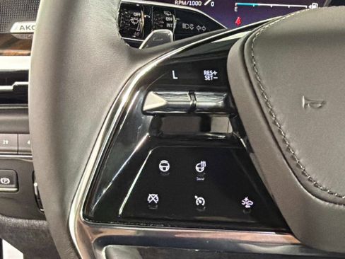 Used 2026 Cadillac Escalade Platinum Sport w/ LPO, Floor Liner Package AWD/4WD image 50