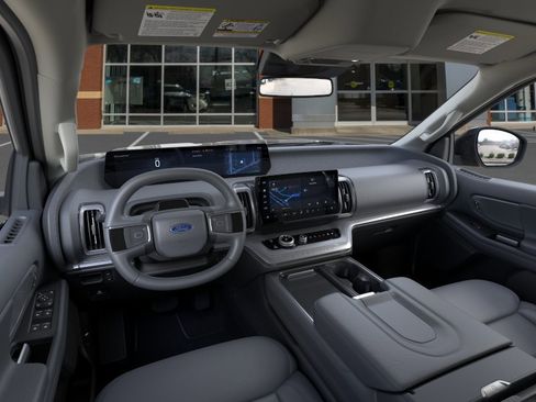 New 2026 Ford Expedition Active RWD image 9
