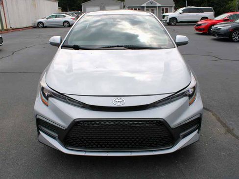 Used 2022 Toyota Corolla SE FWD image 3