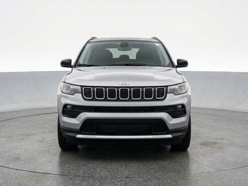 Used 2025 Jeep Compass Limited AWD/4WD image 2