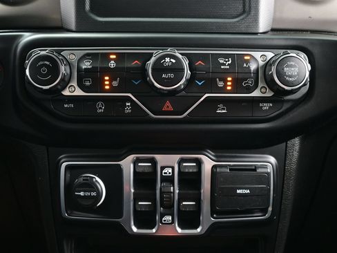 Used 2021 Jeep Wrangler Unlimited Sport AWD/4WD image 18