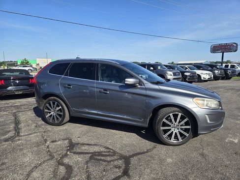 Used 2016 Volvo XC60 T6 w/ Proximity Package AWD/4WD image 5