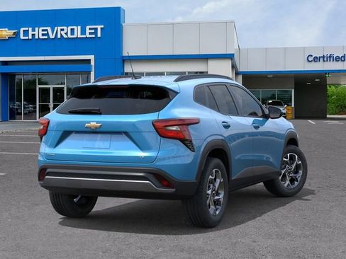 New 2026 Chevrolet Trax LT w/ Driver Confidence Package FWD image 4
