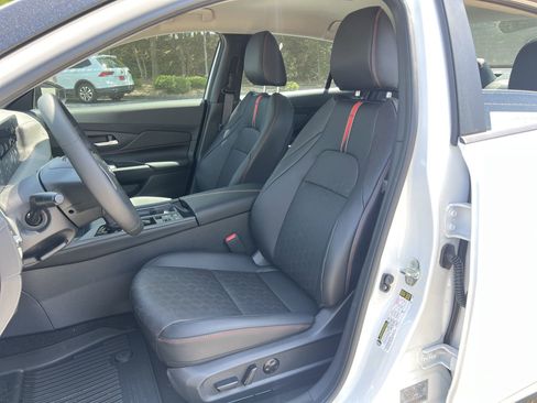 New 2026 Nissan Sentra SR FWD image 15