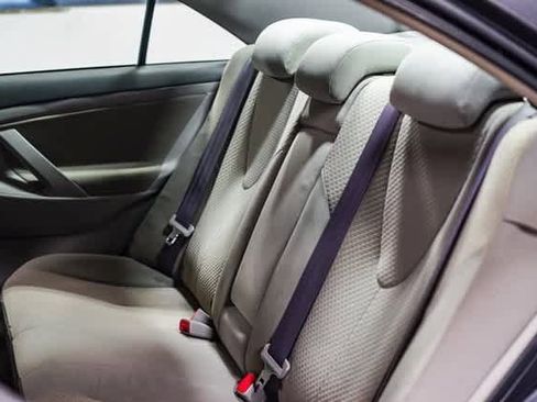 Used 2009 Toyota Camry LE image 18