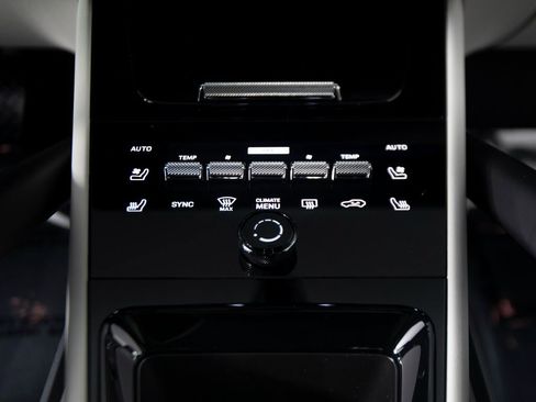 New 2026 Porsche Cayenne image 21