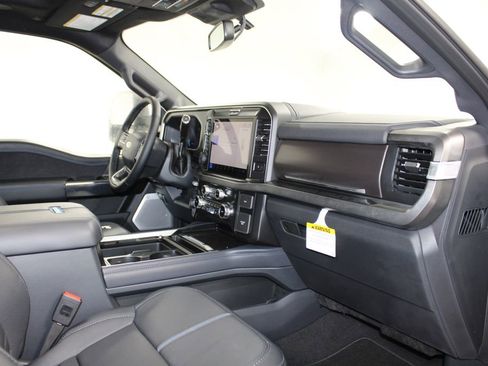 New 2026 Ford F250 Platinum AWD/4WD image 33