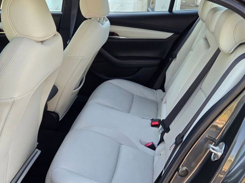 Used 2021 MAZDA MAZDA3 s image 26