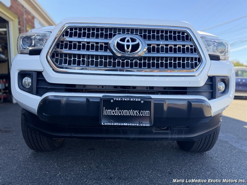 Used 2016 Toyota Tacoma TRD Sport AWD/4WD image 8