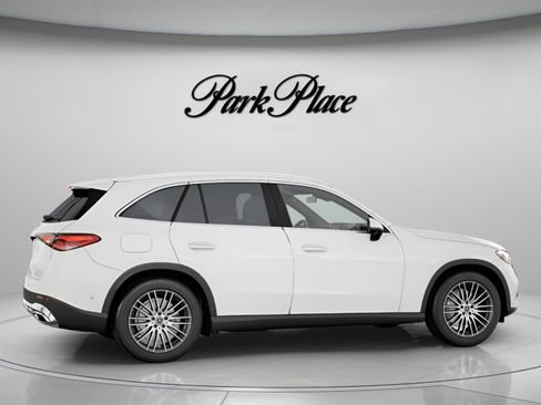 Used 2026 Mercedes-Benz GLC 300 image 24