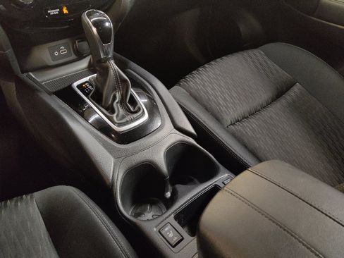Used 2018 Nissan Rogue SV FWD image 26