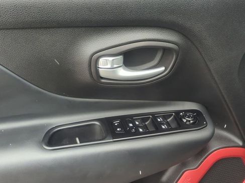 Used 2023 Jeep Renegade Trailhawk w/ Sun/Sound Group AWD/4WD image 13