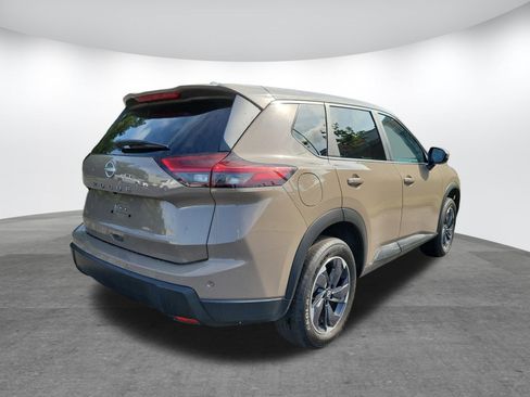 Used 2025 Nissan Rogue SV FWD image 24