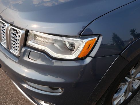 Used 2019 Jeep Grand Cherokee Summit AWD/4WD image 15