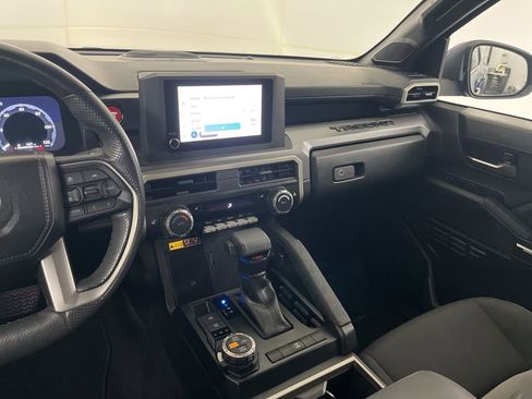 Used 2024 Toyota Tacoma TRD Off-Road w/ TRD Off Road Upgrade Package AWD/4WD image 32