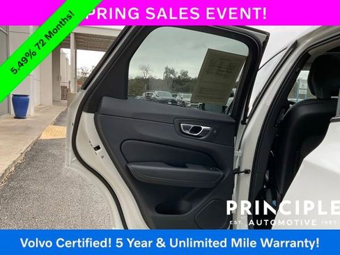 Certified 2025 Volvo XC60 B5 Core image 23