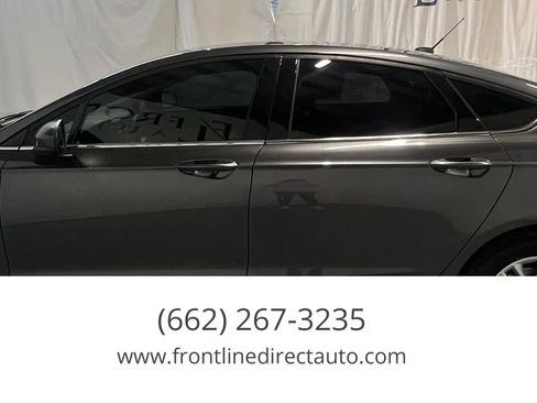 Used 2018 Ford Fusion SE w/ Fusion SE Technology Package FWD image 4