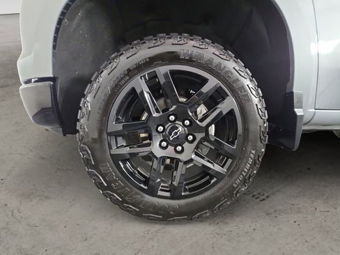 Used 2025 Chevrolet Silverado 1500 LT Trail Boss w/ Convenience Package II AWD/4WD image 14