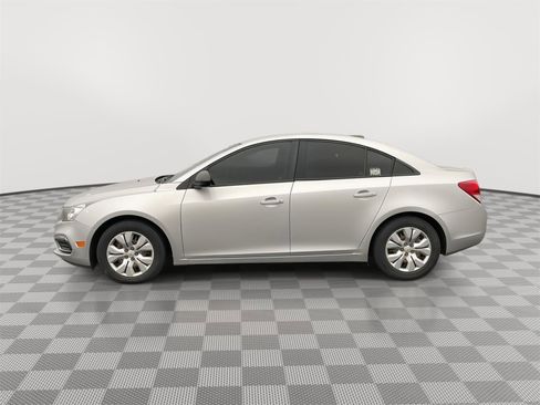 Used 2016 Chevrolet Cruze LS image 6