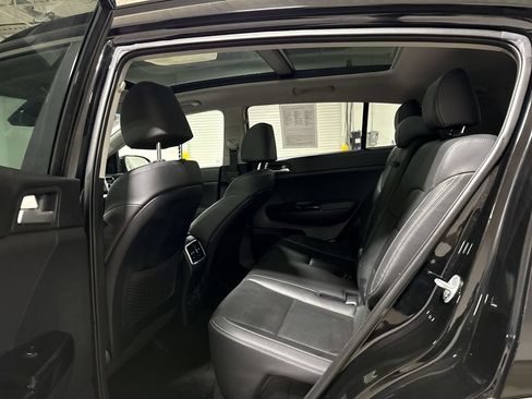 Used 2022 Kia Sportage EX AWD/4WD image 23