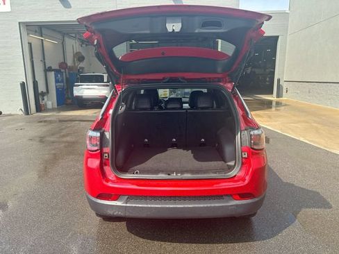 Used 2023 Jeep Compass Latitude w/ Convenience Group AWD/4WD image 24