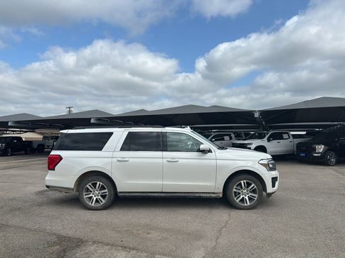 Used 2024 Ford Expedition Max XLT RWD image 4