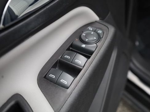 Used 2022 Chevrolet Equinox LS w/ LS Convenience Package image 16