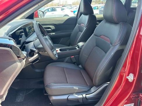 New 2025 Nissan Kicks SR image 9