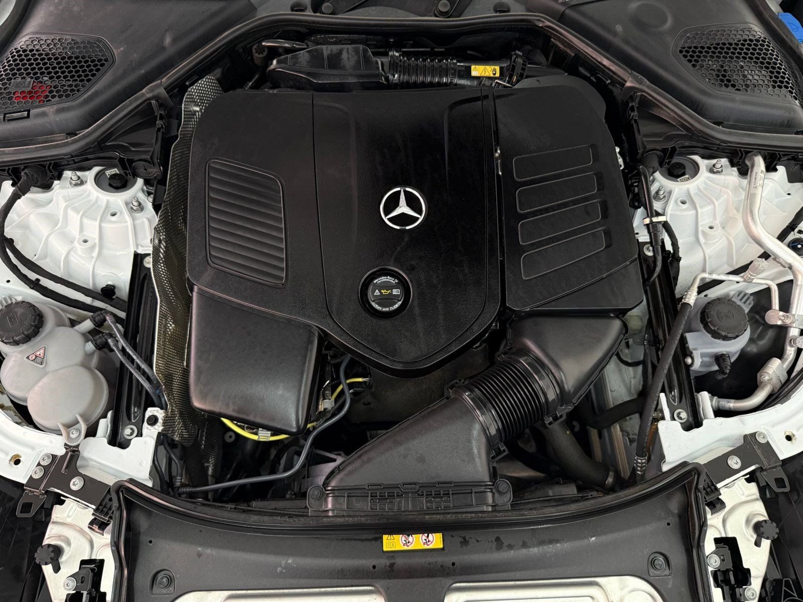 Used 2025 Mercedes-Benz E 350 4MATIC Sedan image 32