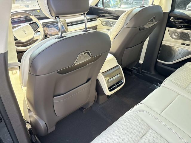 New 2026 Lincoln Nautilus Black Label w/ Jet Appearance Package AWD/4WD image 15