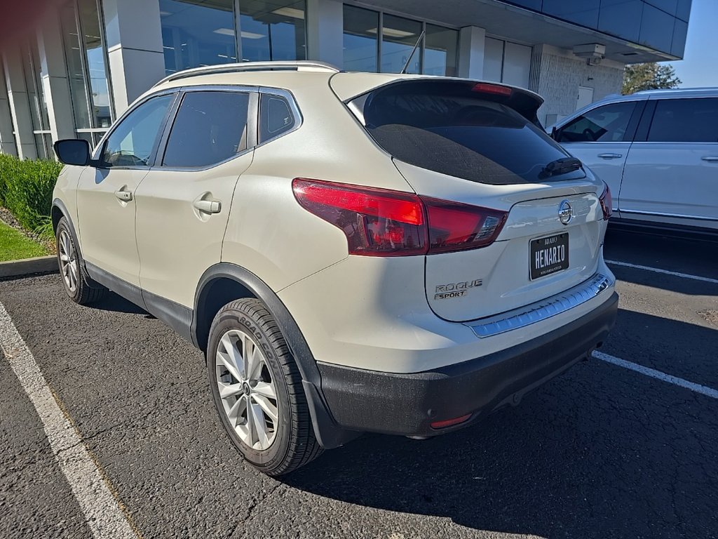 Used 2019 Nissan Rogue Sport SV FWD image 2