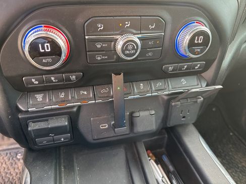 Used 2022 GMC Sierra 2500 AT4 w/ AT4 Preferred Package image 10