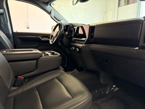 Used 2024 GMC Sierra 1500 SLT image 25