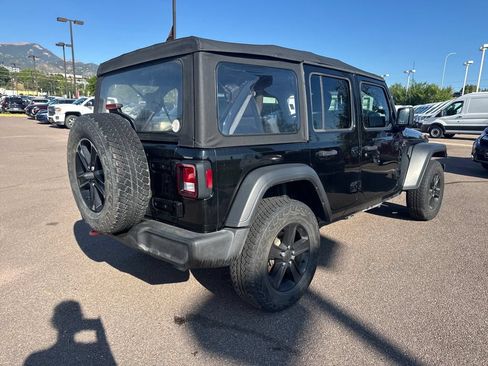 Used 2018 Jeep Wrangler Unlimited Sport AWD/4WD image 8