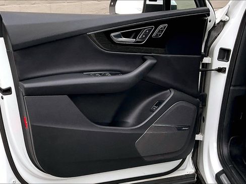 Used 2017 Audi Q7 3.0T Premium Plus w/ Premium Plus Package image 22