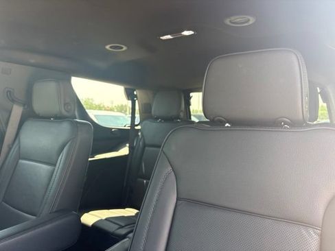 Used 2025 GMC Yukon Denali AWD/4WD image 23