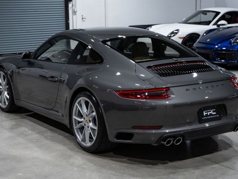 Used 2018 Porsche 911 Carrera RWD image 4